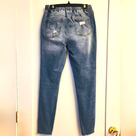 Blue ripped denim 💙 jogger jeggings. - Picture 3 of 3